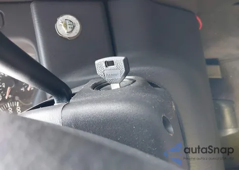 2001 Jeep Cherokee Sport z USA, uszkodzony, nr VIN 1J4FF48SX1L538429